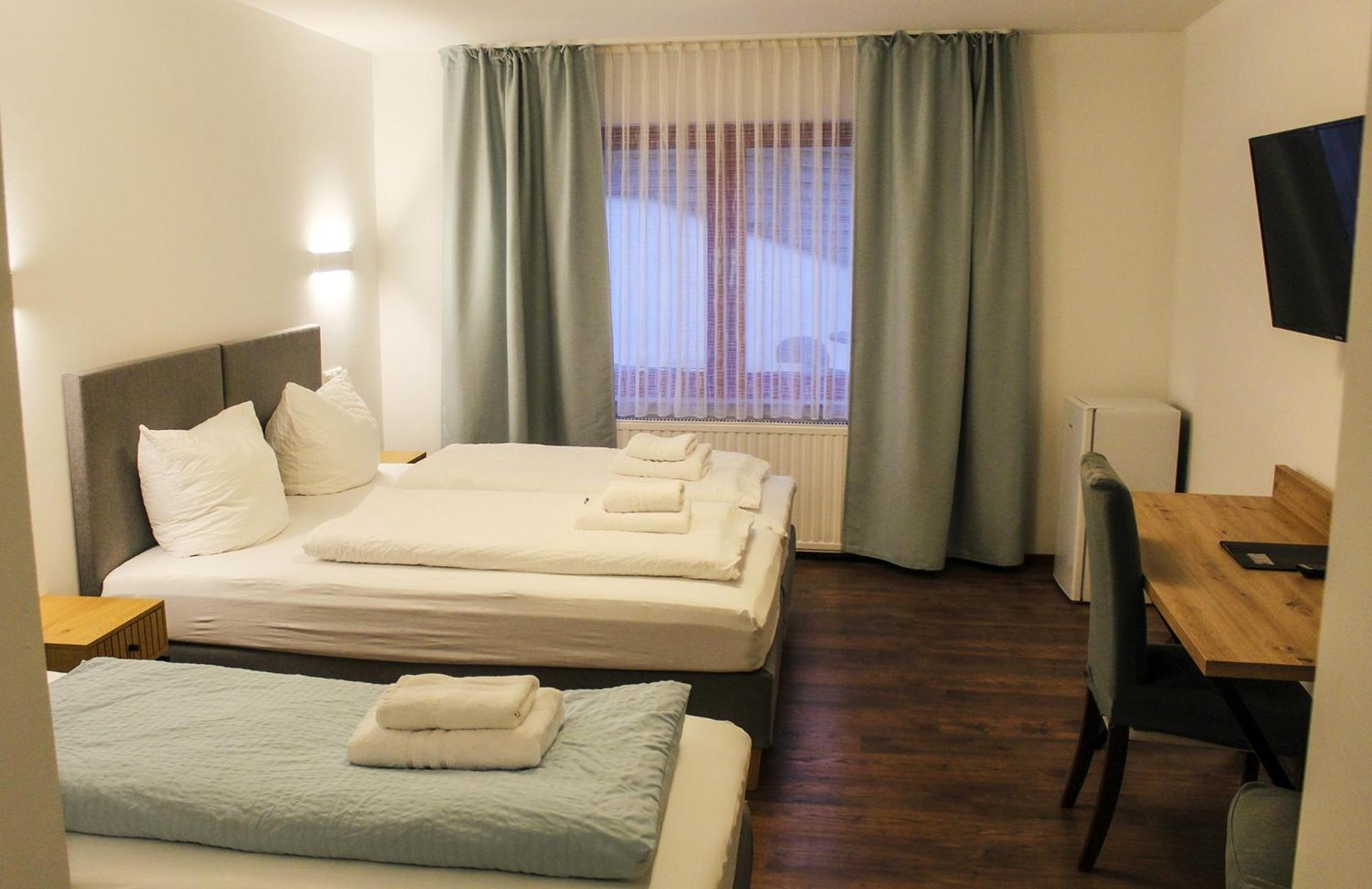Basic Triple Room