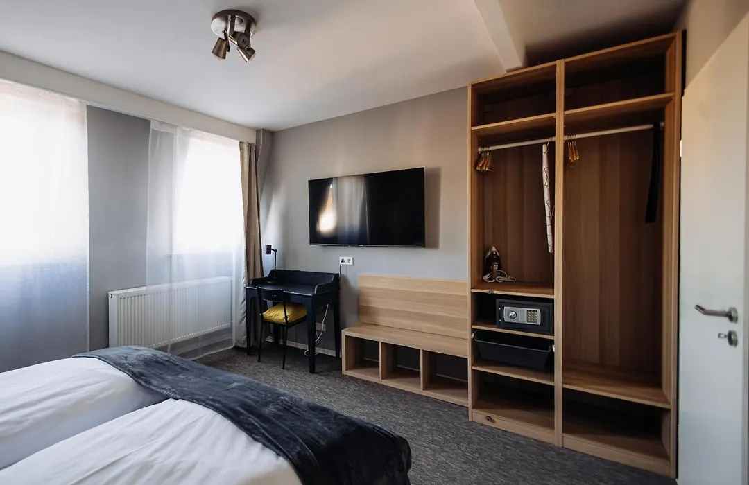Hotel Kleiner Riesen-1